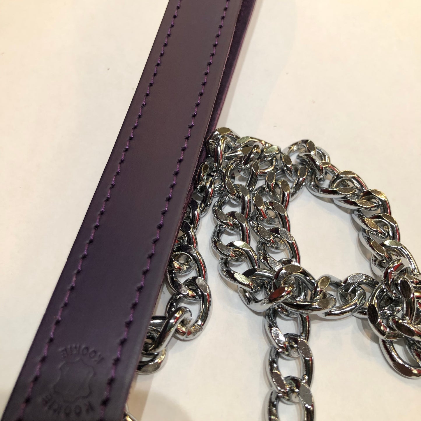Load image into Gallery viewer, Leather Loop &amp;amp; Chain Leash
