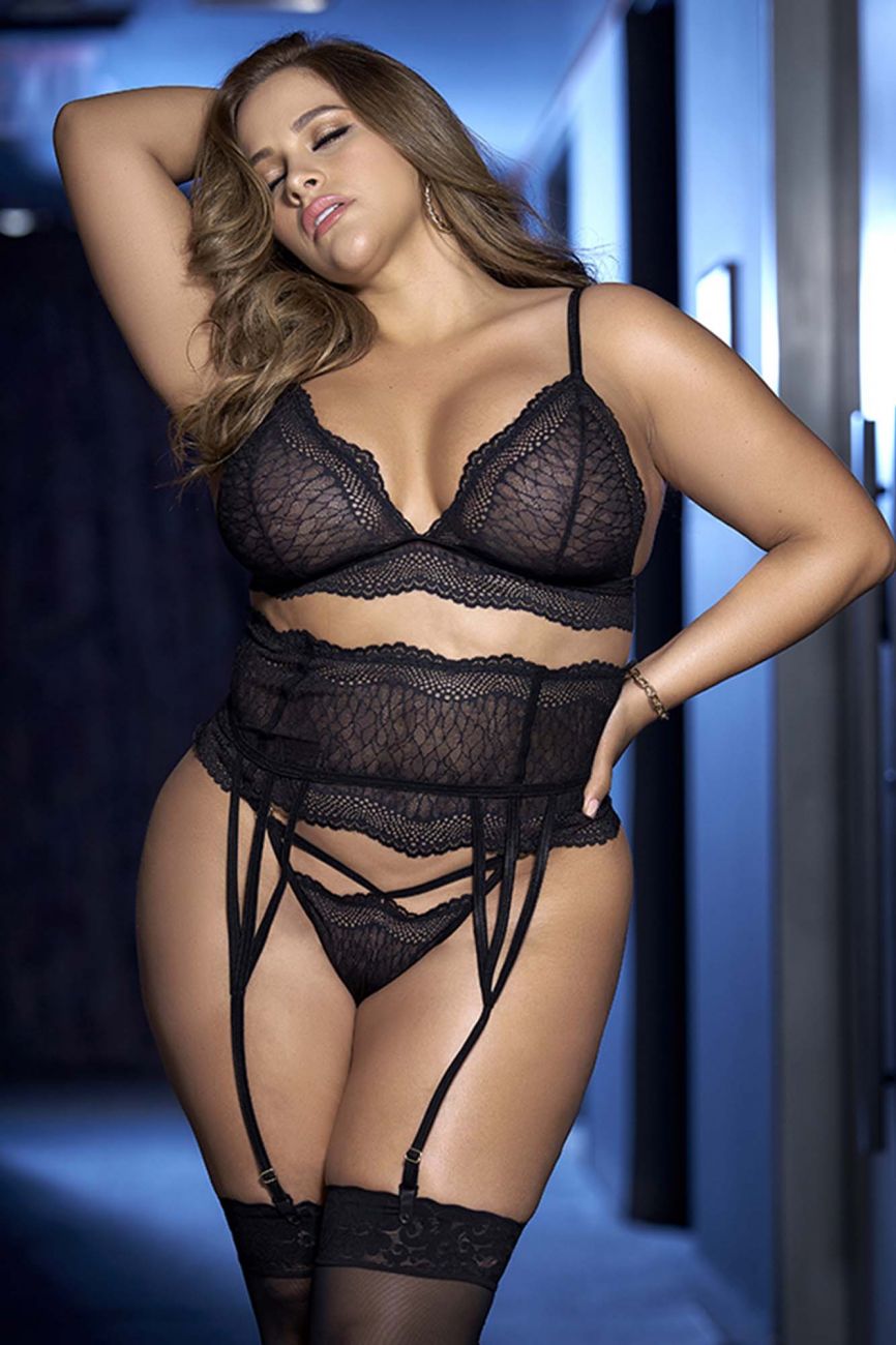 Load image into Gallery viewer, Mapalé Plus Size Three Piece Set - Black
